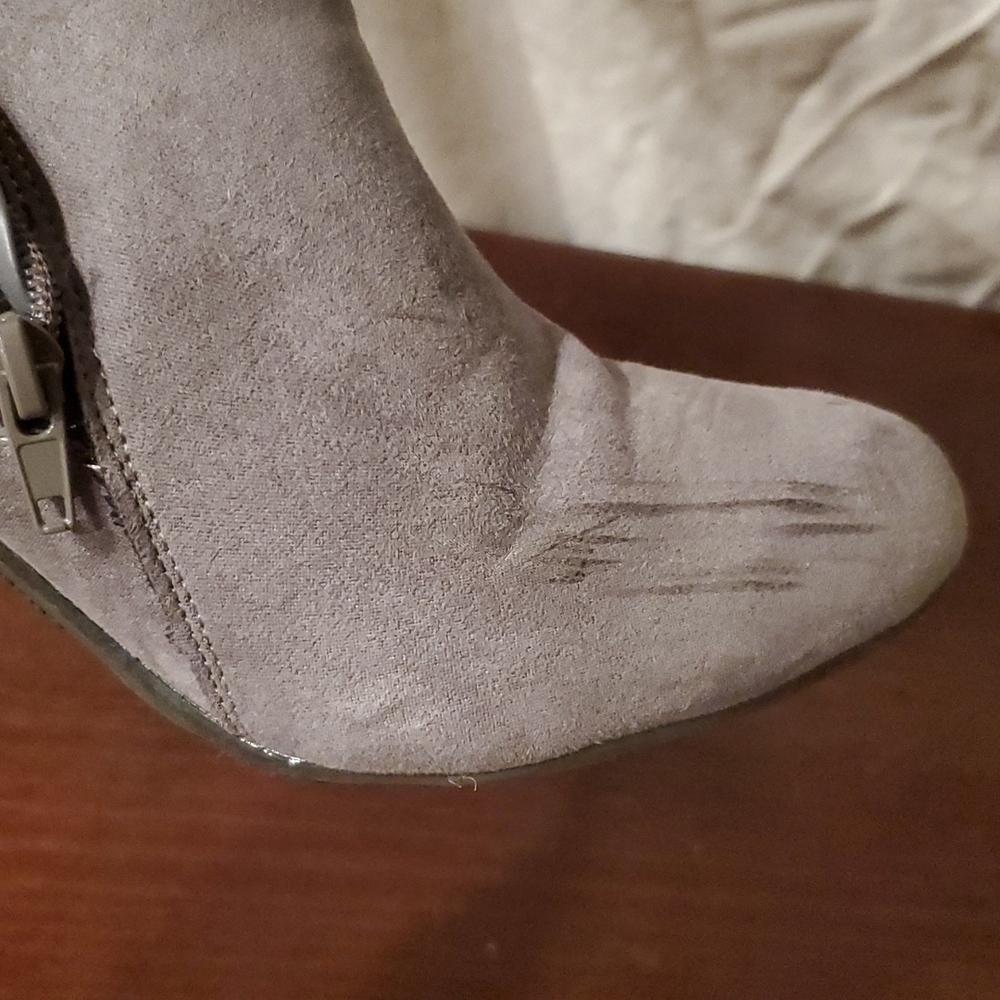 4/$30 Gray Christian Siriano for Payless boots 9.5 ** - Picture 7 of 10